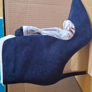 Jounee 'Cameron' size 7.5 navy booties